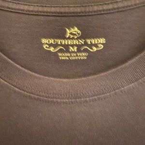 Medium long sleeve Southern tide shirt